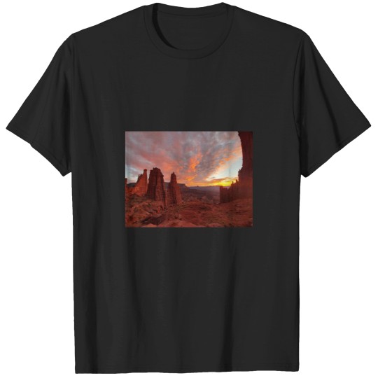 Discover Fisher Towers Utah Sunset T-Shirts