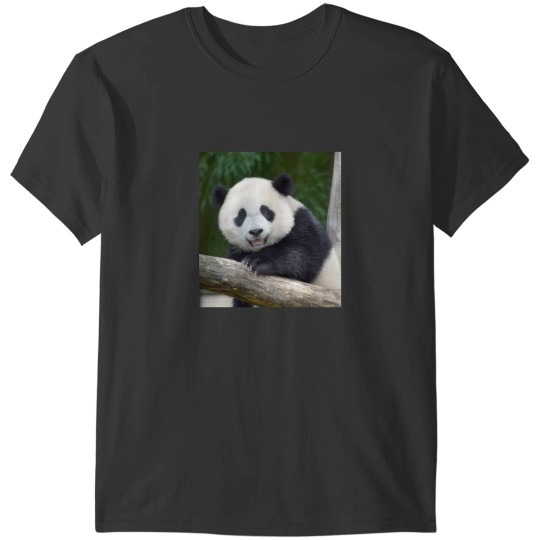 Discover Baby Panda Xiao Qi Ji at the National Zoo T-Shirts