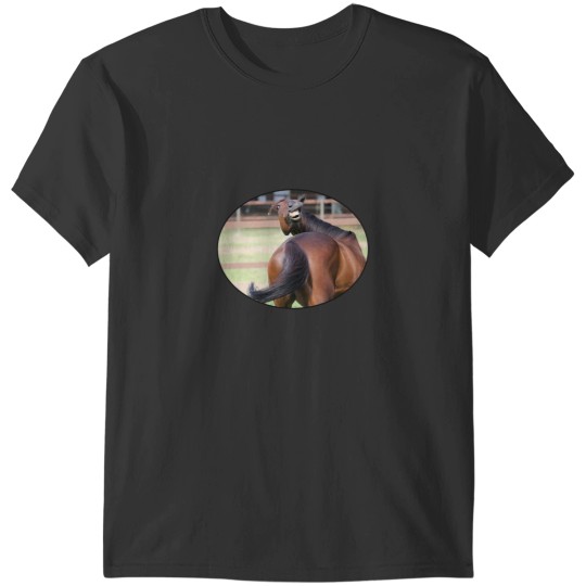 Discover Funny Horse pulling amazing pose - Rear end booty T-Shirts