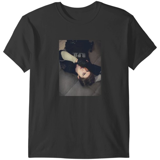 Discover Leon Kennedy T-Shirts