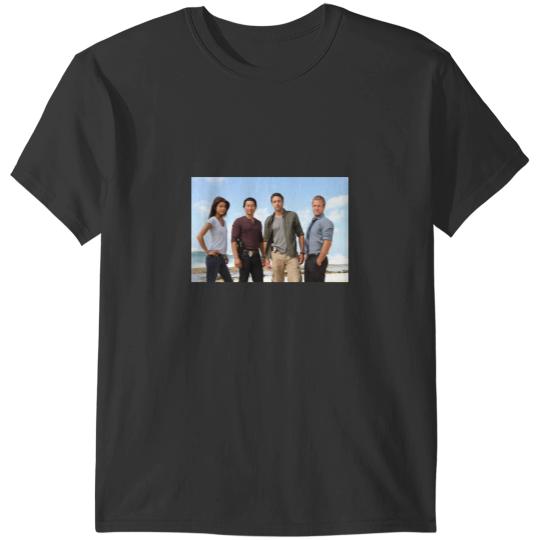 Discover Original Season 1 cast Hawaii Five-0 T-Shirts
