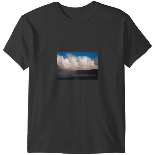 Discover Weather coming in at Saltburn beach Long T-Shirts
