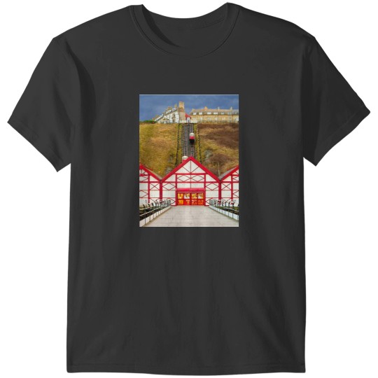 Discover Saltburn by the Sea Pier and cliff lift Graphic T-Shirts