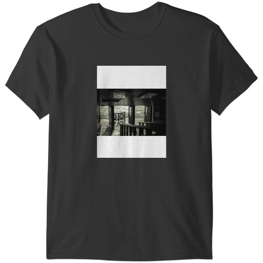 Discover The Back of The Boat Baseball ¾ Sleeve(1) T-Shirts