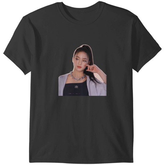 Discover ISA (STAYC) T-Shirts