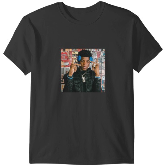 Discover Yungeen A c e T-Shirts