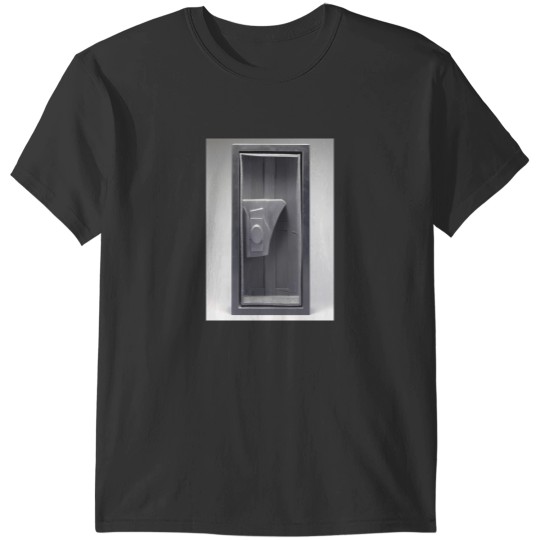 Discover voyage no ii by louise nevelson T-Shirts