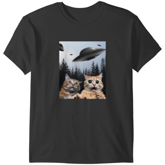 Discover Funny Cat Selfie with UFOs T-Shirts
