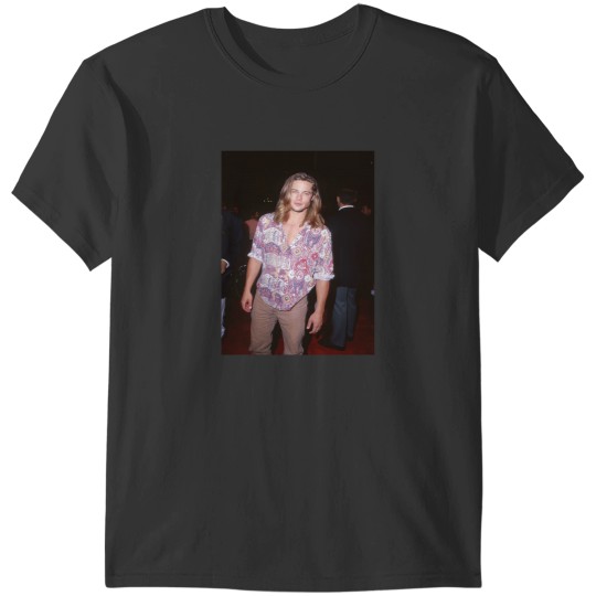 Discover Brad Pitt 90S 2 T-Shirts