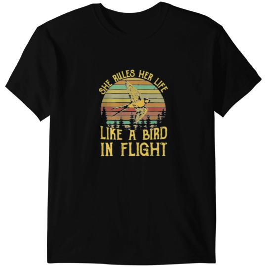 Discover Stevie Nicks vintages Rock Bands Stevie-Nicks She Rules Her Life Like A Bird In Flight T-Shirts