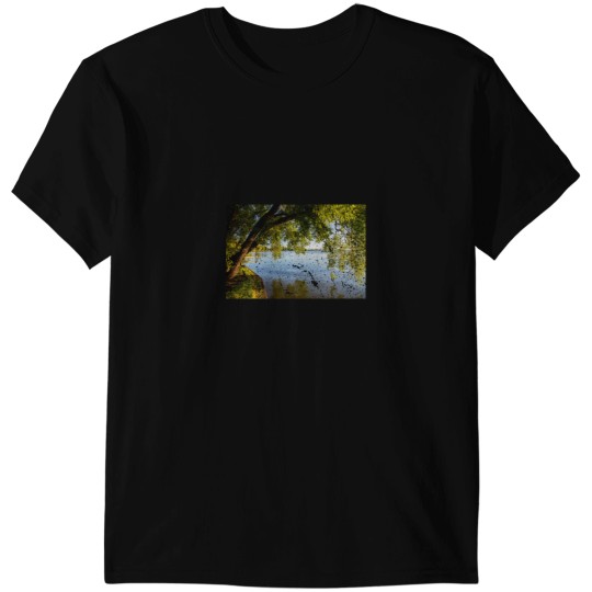 Discover Lake Mulwala, Yarrawonga, Victoria Mulwala, NSW, Australia (5) T-Shirts