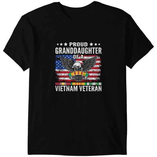 Discover Proud Granddaughter Of A Vietnam Veteran Family Matching T-Shirts