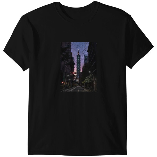 Discover My favorite landmark~ T-Shirts