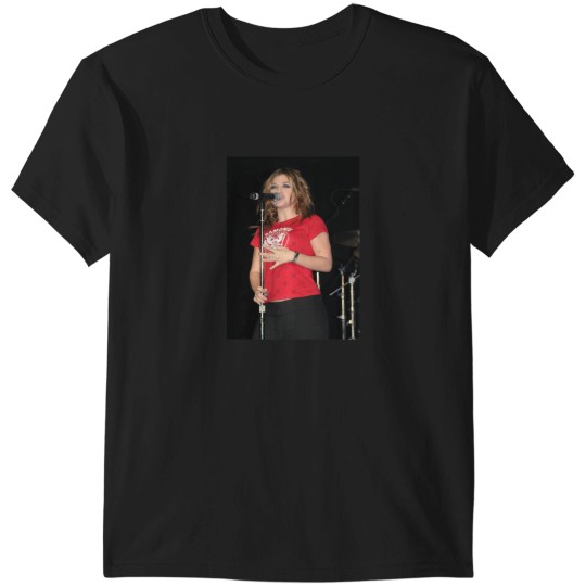 Discover Kelly Clarksonss Photograph T-Shirts