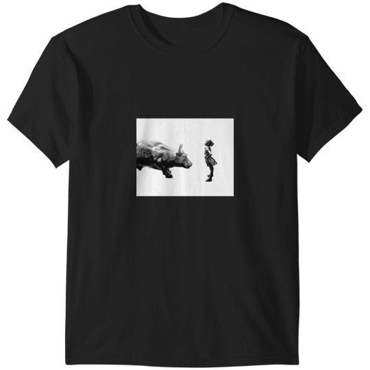 Discover Fearless girl statue wall street bull Feminist Be Fearless T-Shirts
