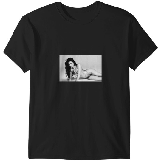 Discover Sexy Margaret Qualley T-Shirts