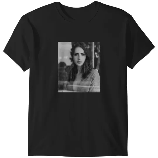 Discover Lily Collins Active  (1) T-Shirts