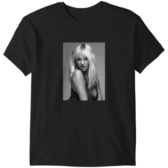 Discover Big-Tits-Elisha-Cuthbert T-Shirt T-Shirts