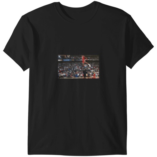 Discover Slam Dunks On Sitting Bernie With Mittens T-Shirts