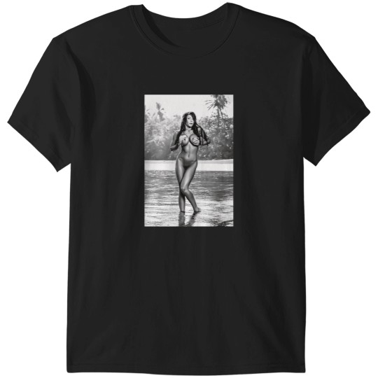 Discover Sexy Madison Ivy In Black And White T-Shirts