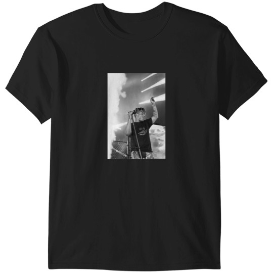 Discover Thousand Fans Wrld T-Shirts