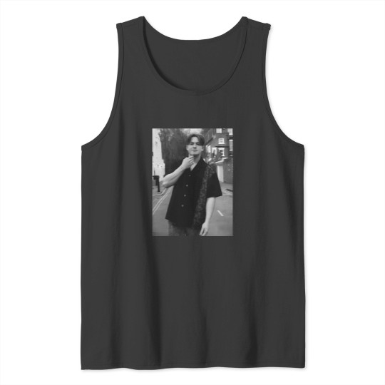 Discover kit connor Essential Tank Tops
