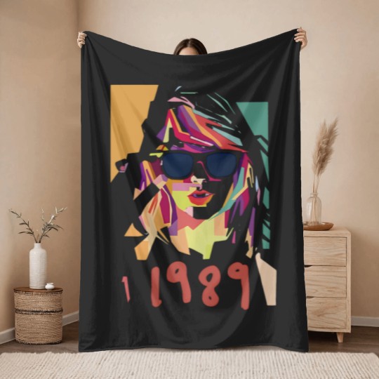 Discover Kids 1989 Watercolor Taylorr Swifts Vintage Throw Blankets
