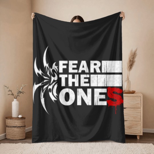 Discover White Graffiti Poster Fear The Ones Tribal Spider Tatoo Logo Throw Blankets