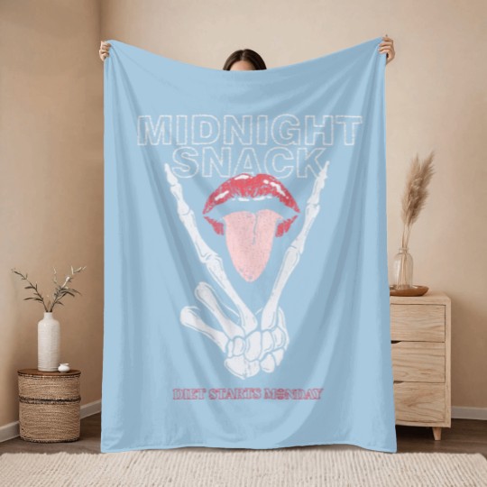 Discover Midnight Snack Matt Rife World Tour 2023 Throw Blankets, Matt Rife Problematic World Tour=