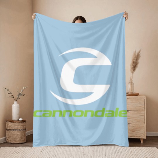 Discover Cannondale logo bike Throw Blankets