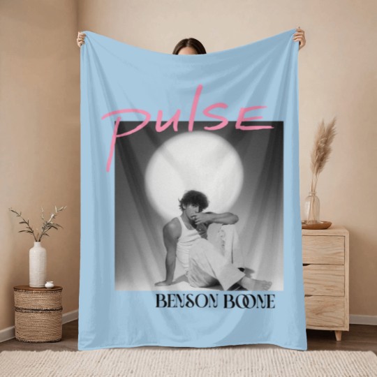 Discover Benson Boone New Song Pulse Retro Fanshionable Throw Blankets