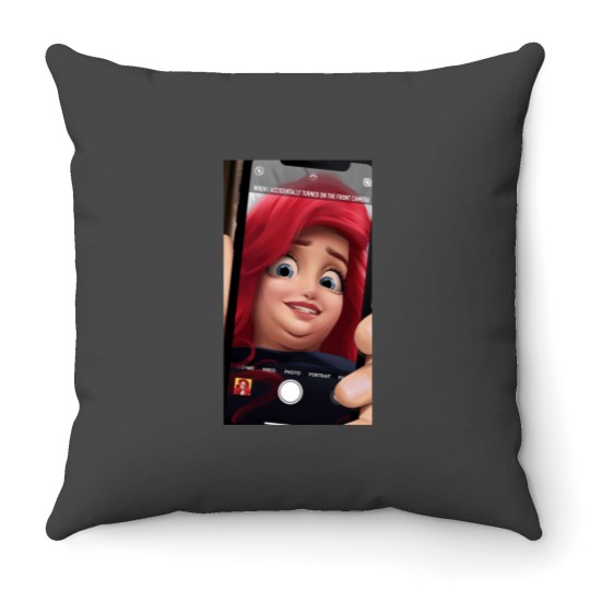 Discover Whin accidentally turned on the front camera Throw Pillows