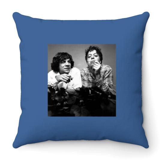 Discover Chic Throw Pillows