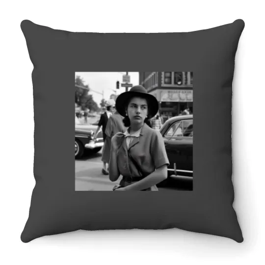 Discover Photography - Vivian Maier Throw Pillows