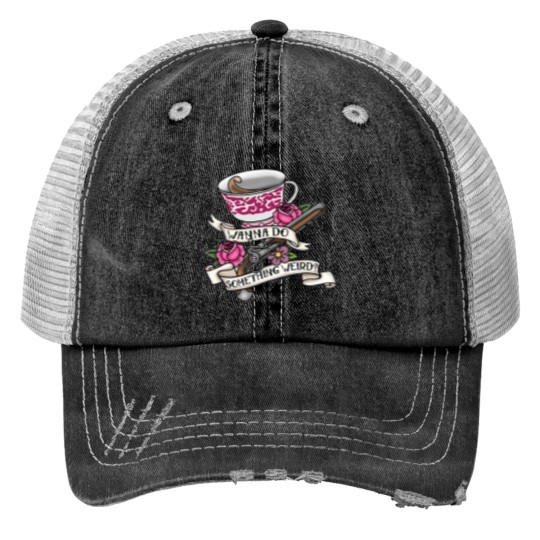 Discover Notre drapeau signifie la mort Je veux faire quelque chose de bizarre classique Trucker Hats