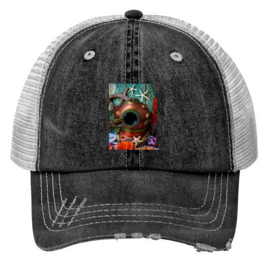 Discover Old Vintagess Divingss Helmet Trucker Hats