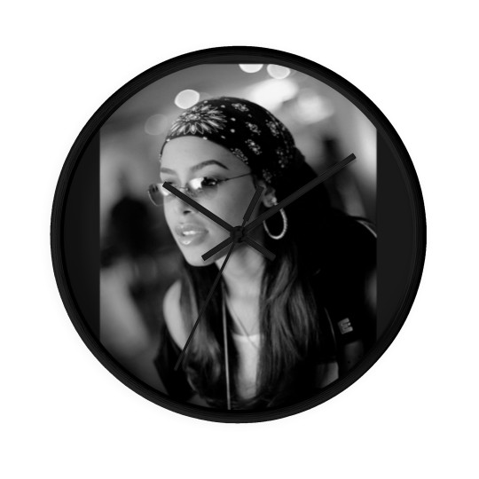 Discover Aaliyah Wall Clocks, Vintage Aaliyah Wall Clocks, Aaliyah retro music Wall Clocks