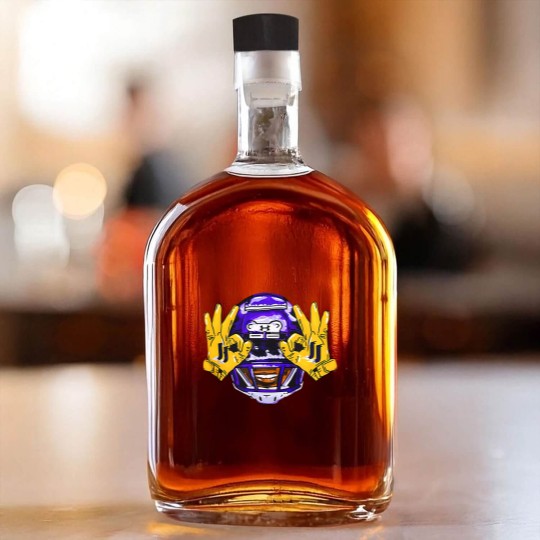 Discover Justin Jefferson Vikings Football  Minnesota Football Gift Fan Whiskey Bottles S-3XL