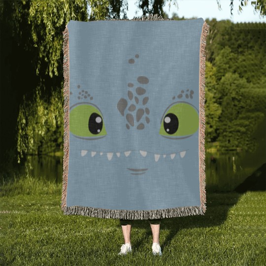 Discover how to train your dragon Woven Blankets