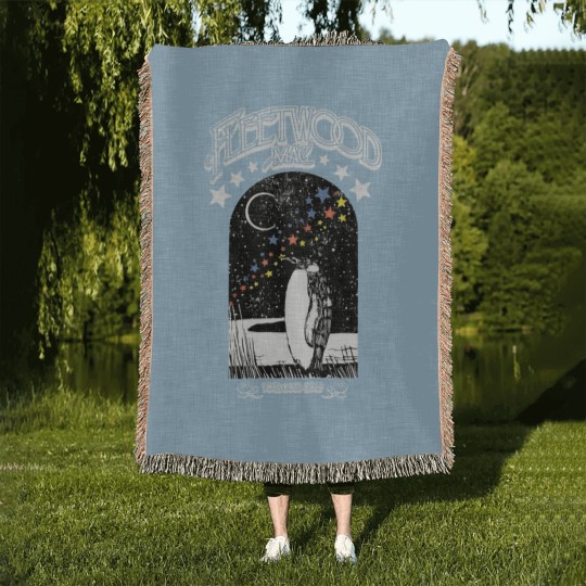 Discover Fleetwood Mac Penguin Portrait, Tour 2018-2019 White Woven Blankets