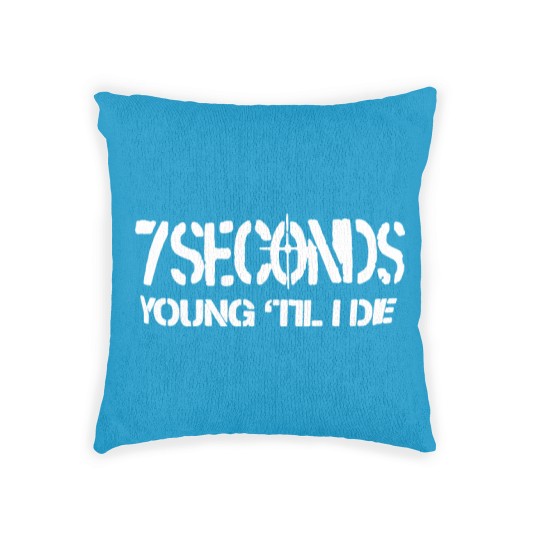Discover 7 second Woven Pillows