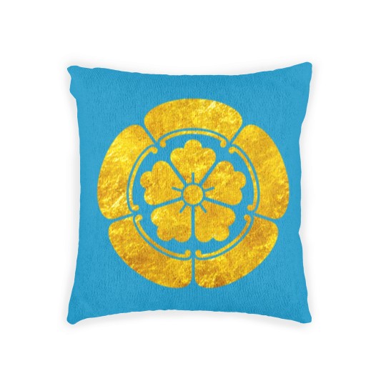 Discover Oda Mon Japanese samurai clan faux gold on black Woven Pillows