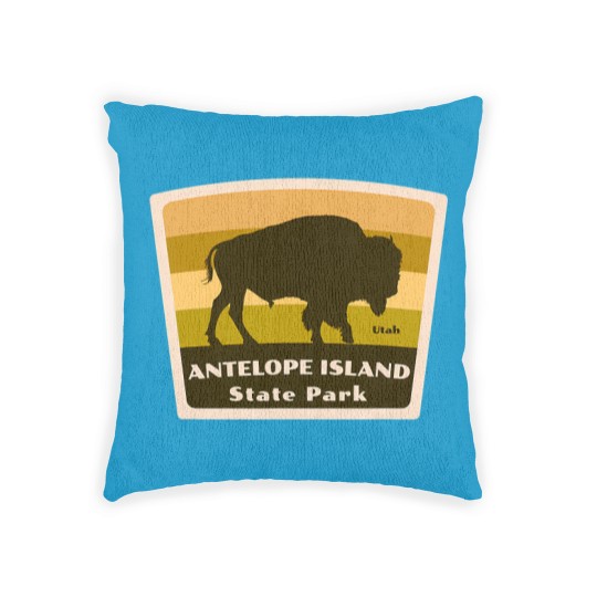 Discover antelope island state park utah bison herd souvenir Woven Pillows